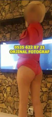 Genç Escort: Dikkat Çeken Güzel ve Arzulu