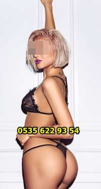 Genç Escort'lu Benzersiz Deneyimler İçin Gökkuşağı Saçlı Dilara