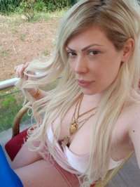 Genç Escort'tan Ateşli Bir Geceye Davet