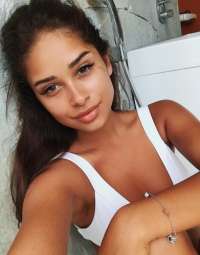 Gerçek Resimli Bayan Escort Deneyimi: Ateşli ve Unutulmaz Anlar Sizi Bekliyor