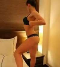 Tutkulu ve Cazibeli Genç Escort Kadın