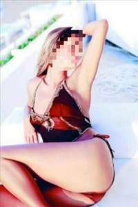 Tutkulu ve Yaratıcı Dünyasıyla Genç Escort Bayan
